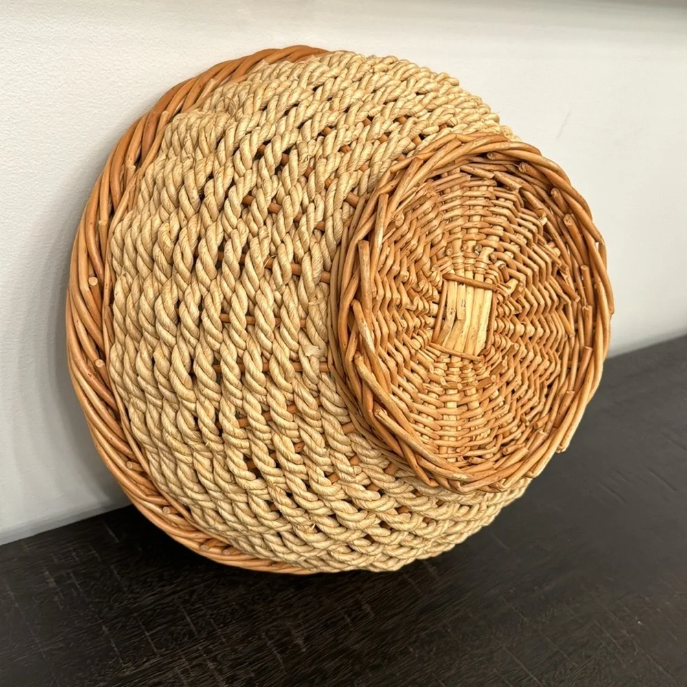 Vintage fNatural Woven fruits Basket